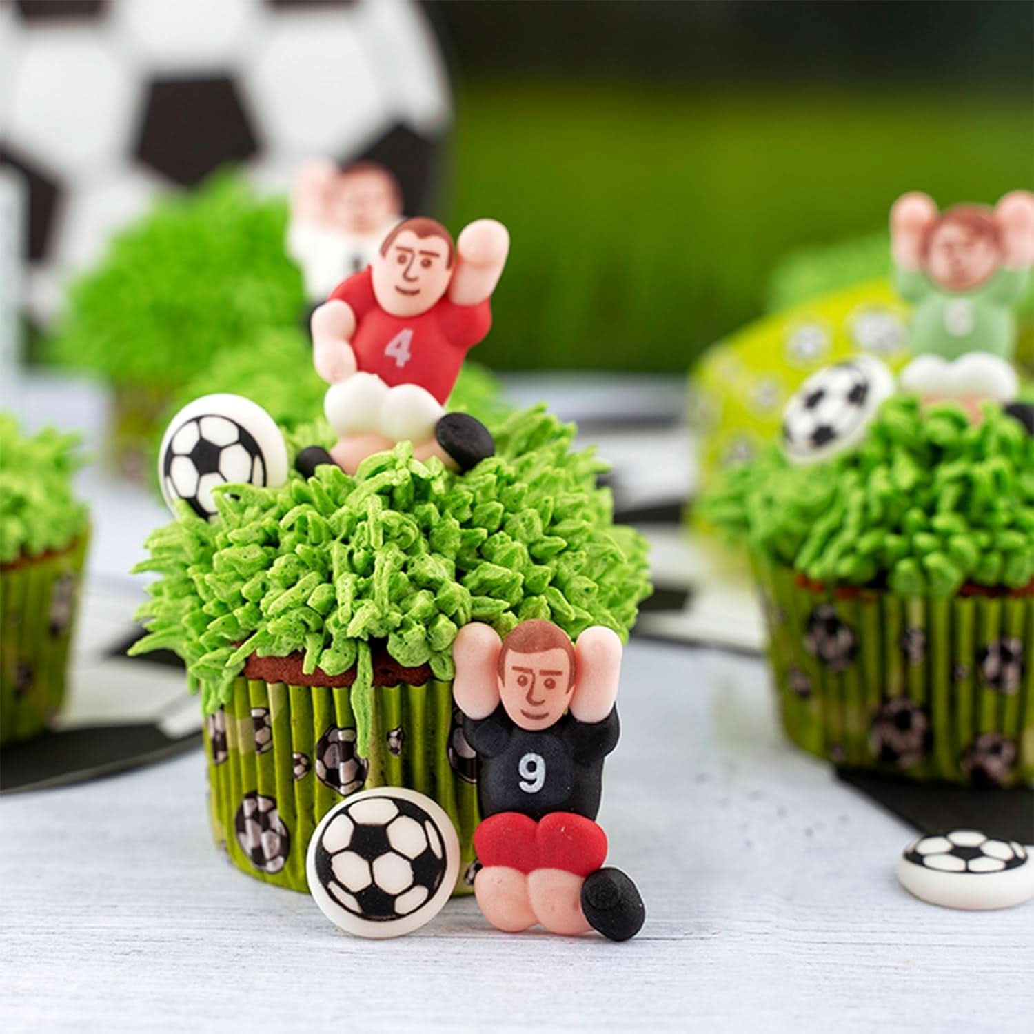 Günthart Backdecor 12 Fotbaliști de zahăr și mingi de fotbal, 21 grame Naty Shop