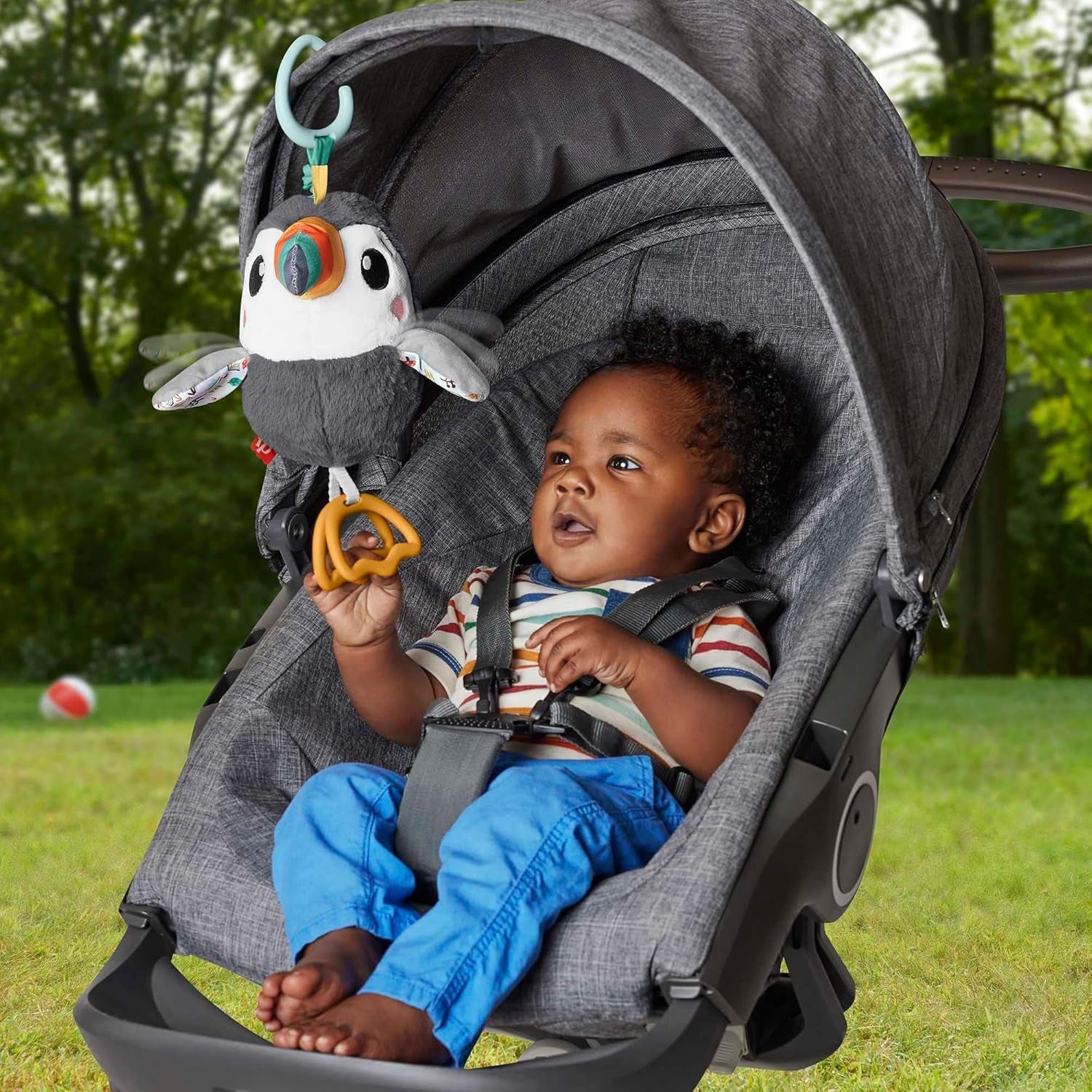 FISHER-PRICE Flap & Go Toucan - Jucărie de pluș pentru cărucior, promovează abilitățile motorii fine și senzoriale, pentru nou-născuți de la naștere, HNX66 Jucarii Bebe Naty Shop