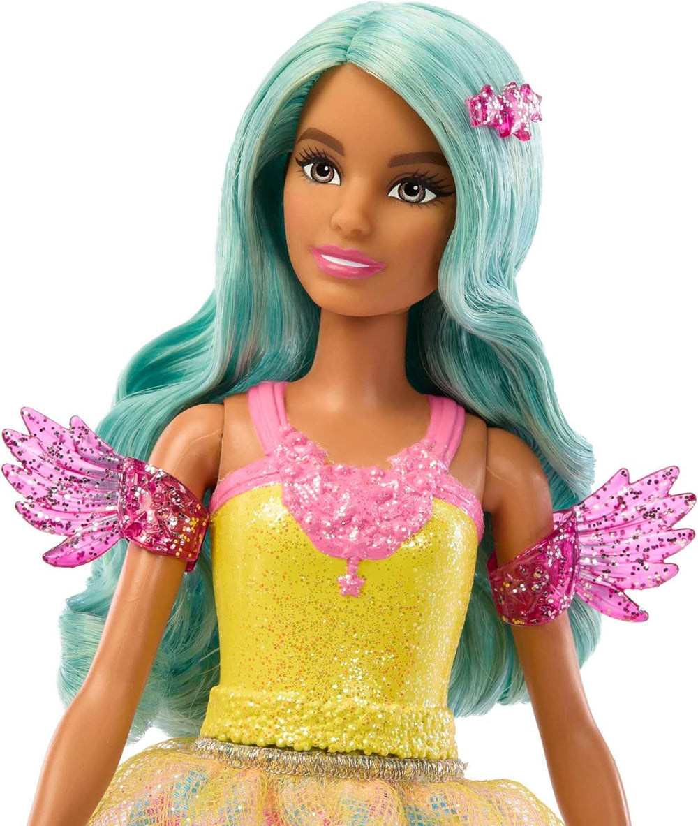 Păpușă Barbie Hidden Magic - Teresa cu ținută de basm, păr ondulat și pieptene pentru distracție în coafare, pentru copii cu vârsta de 3 ani și peste, HLC36