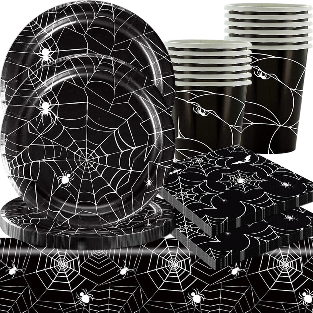 Set de tacâmuri din hârtie cu păianjeni de Halloween, format din 49 de piese, inclusiv farfurii, șervețele, pahare și față de masă. Set de tacâmuri negre pentru petrecere, cu farfurii de desert, șervețele și pahare.