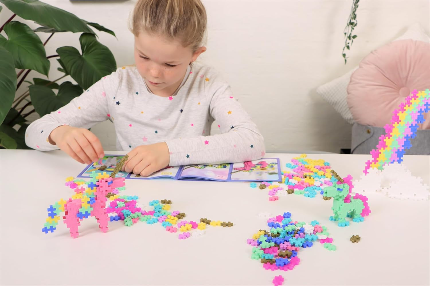 Plus-Plus 3908 Geniales Konstruktionsspielzeug, Learn to Build, Einhörner, Kreativ-Bausteine, 275 Teile