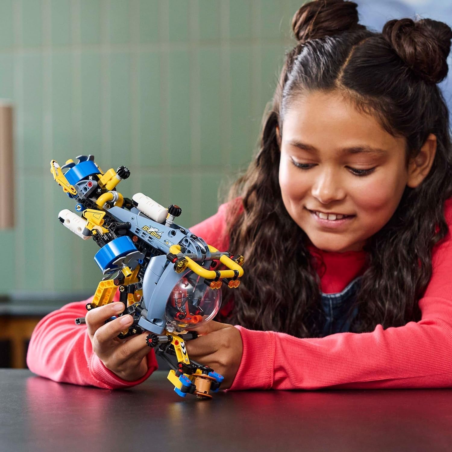 LEGO Technic Tiefseeforscher U-Boot Spielzeug, Bauspielzeug für Kinder, Jungen und Mädchen ab 9 Jahren, kreative Geschenkideen zum Geburtstag, baubares Fahrzeug, mit drehenden Propellern 42201