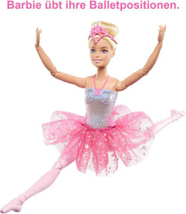 Păpușa Barbie Dreamtopia Balerina Magică cu Lumini, cu tutu roz și păr blond, 5 efecte luminoase și sonore, Barbie poziționabilă, vârste 3+, HLC25