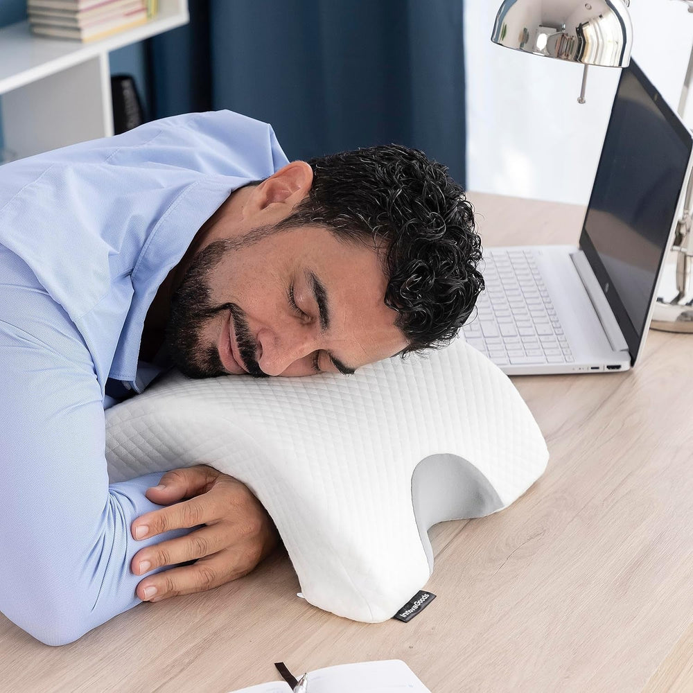 InnovaGoods - Pernă cervicală vâscoelastică pentru cupluri, Design ergonomic pentru relaxare în cuplu, Spumă cu memorie pentru ameliorarea presiunii, Husă detașabilă, Alb, 36 x 12,5 x 30,5 cm, Spumă cu memorie