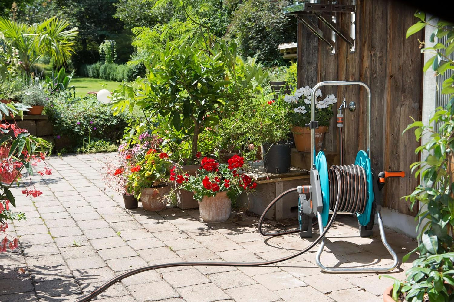 Furtun Gardena Comfort FLEX 19 mm (3/4 inch), 25 m: Furtun de grădină flexibil, stabil dimensional, cu profil Power-Grip, fabricat din material spiralat de înaltă calitate, presiune de spargere de 25 bar, fără componente de sistem (18053-20)