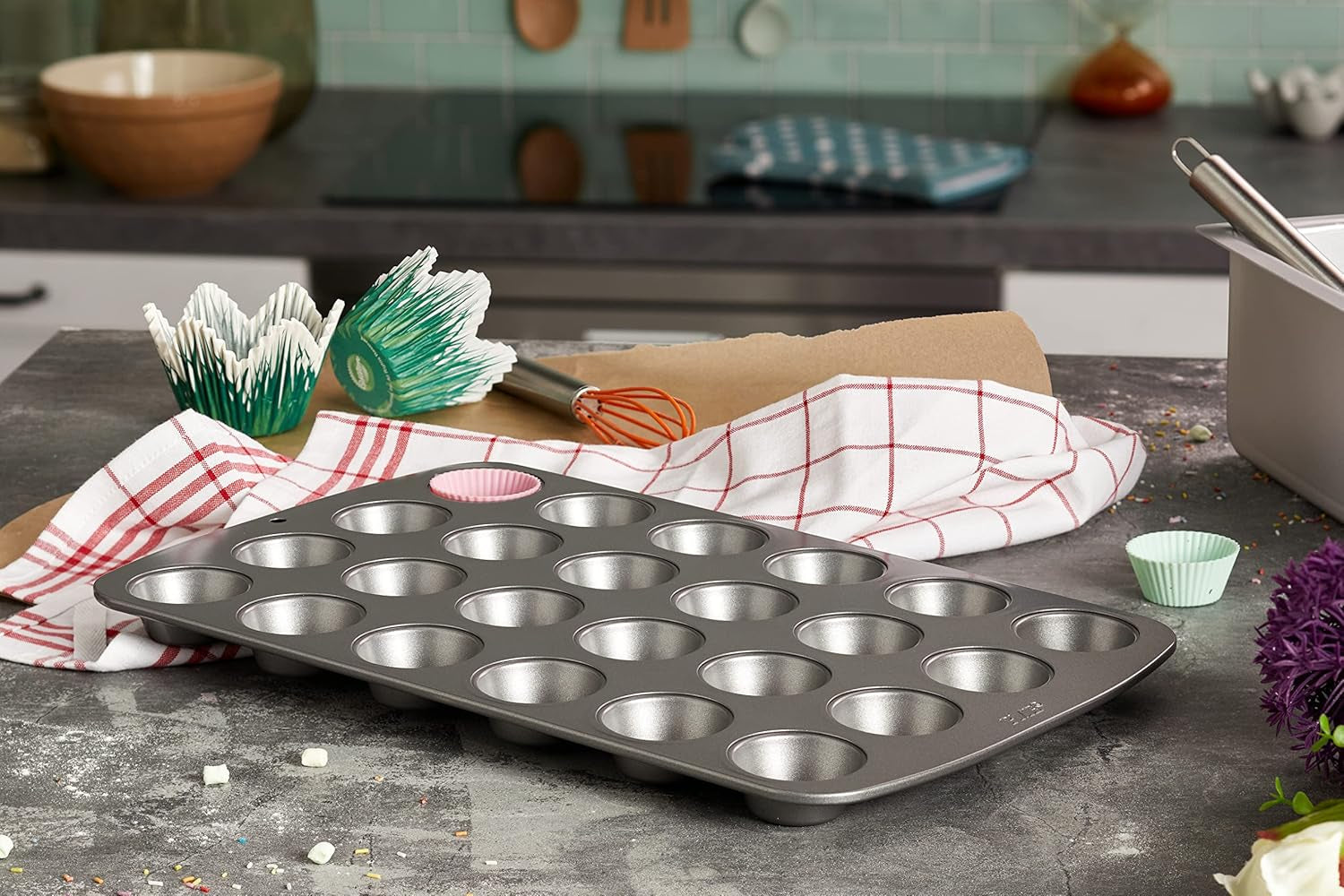 CSB111 Antihaftbeschichtete Mini-Muffinform Mit 24 Löchern Aus Karbonstahl, Edelstahl, Silver, 39.4 X 24.6 X 2.1 Cm Matrite si tavi pentru copt Naty Shop