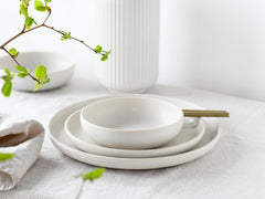 CreaTable, 33065, seria Uno alb-gălbui, set de veselă cu 12 piese, set de farfurii din gresie, potrivit pentru mașina de spălat vase și cuptorul cu microunde, fabricat în Portugalia
