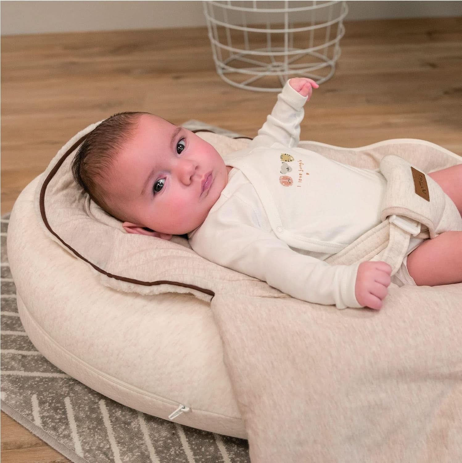 Pernă de alăptare multifuncțională, 4 în 1, Soft Nova, bej, pernă unică: 202 cm, fotoliu, 40 X 75 X 22 cm Accesorii Hrana si Alaptare Bebe Naty Shop