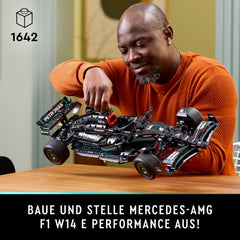 LEGO Technic Mercedes-AMG F1 W14 E Performance Set für Erwachsene, Maßstabsgetreuer Rennwagen Modellbausatz, Sammlerstücke für Zuhause oder Büro, Formel 1 Geschenke für Männer, Frauen 42171