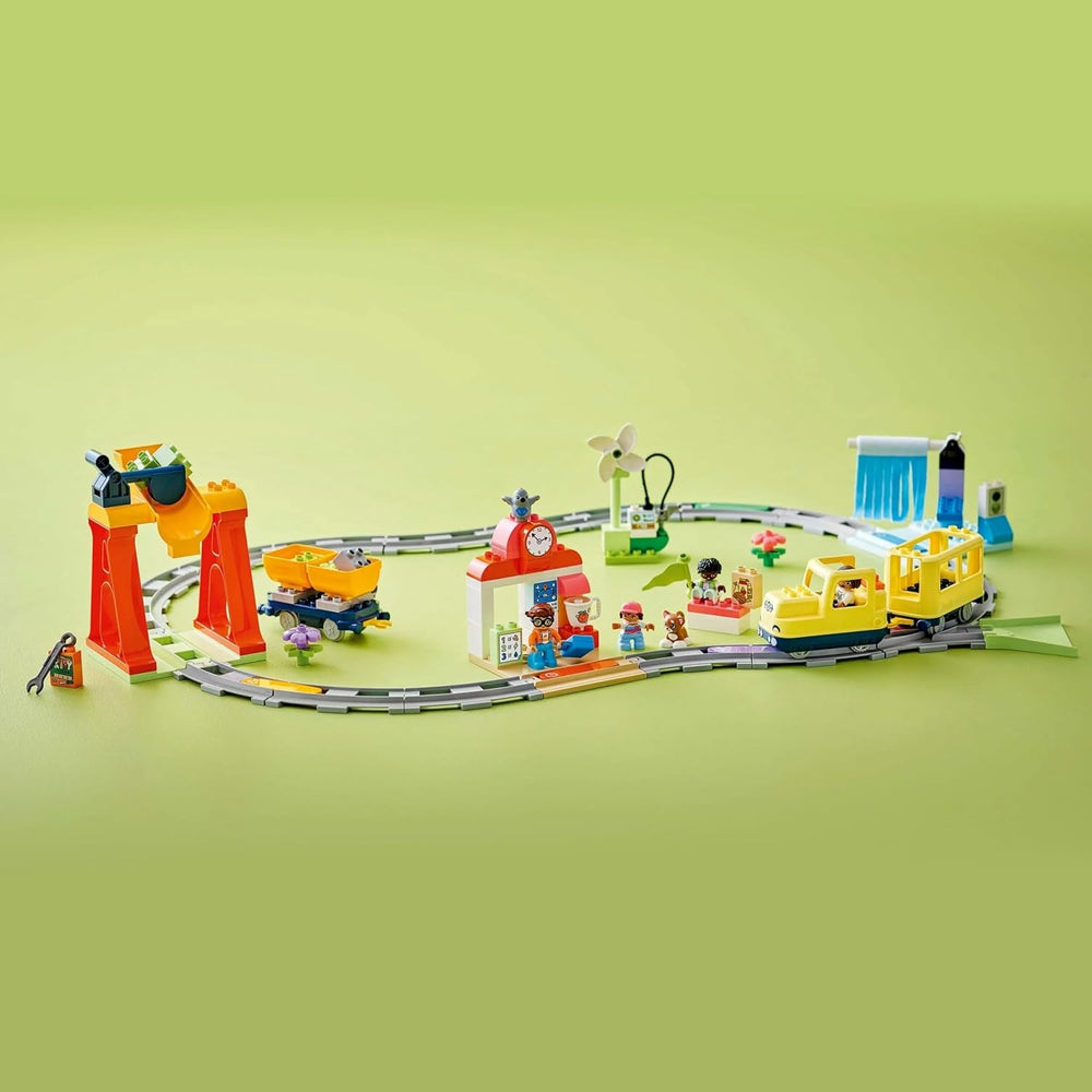 LEGO DUPLO Große interaktive Eisenbahn -Lernspielzeug für Kleinkinder ab 3 Jahren – inkl. Schieb-und-los-Zug mit Licht und Sound, 16 Gleisstücke & 4 Figuren – Geschenk für Jungen & Mädchen - 10428