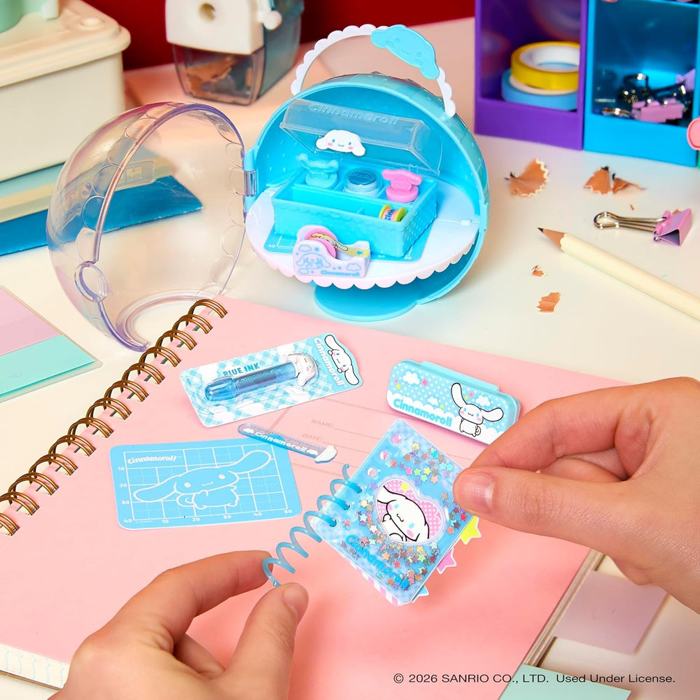 MGA's Miniverse Make It Mini Hello Kitty and Friends Serie 3 – Mini-Sammlerstücke, Sanrio, Retro-Schreibwaren-Nachbildungen, Basteln, DIY, für Sammler und Kinder ab 8 Jahren