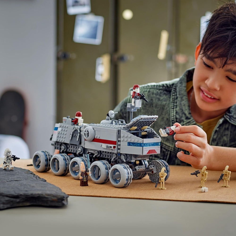 LEGO Star Wars: The Clone Wars Republikanischer Juggernaut - Spielzeug mit Transportfahrzeug - Bauset mit Lichtschwert - Kreatives Spielzeug für Kinder und Erwachsene Fans - 75413
