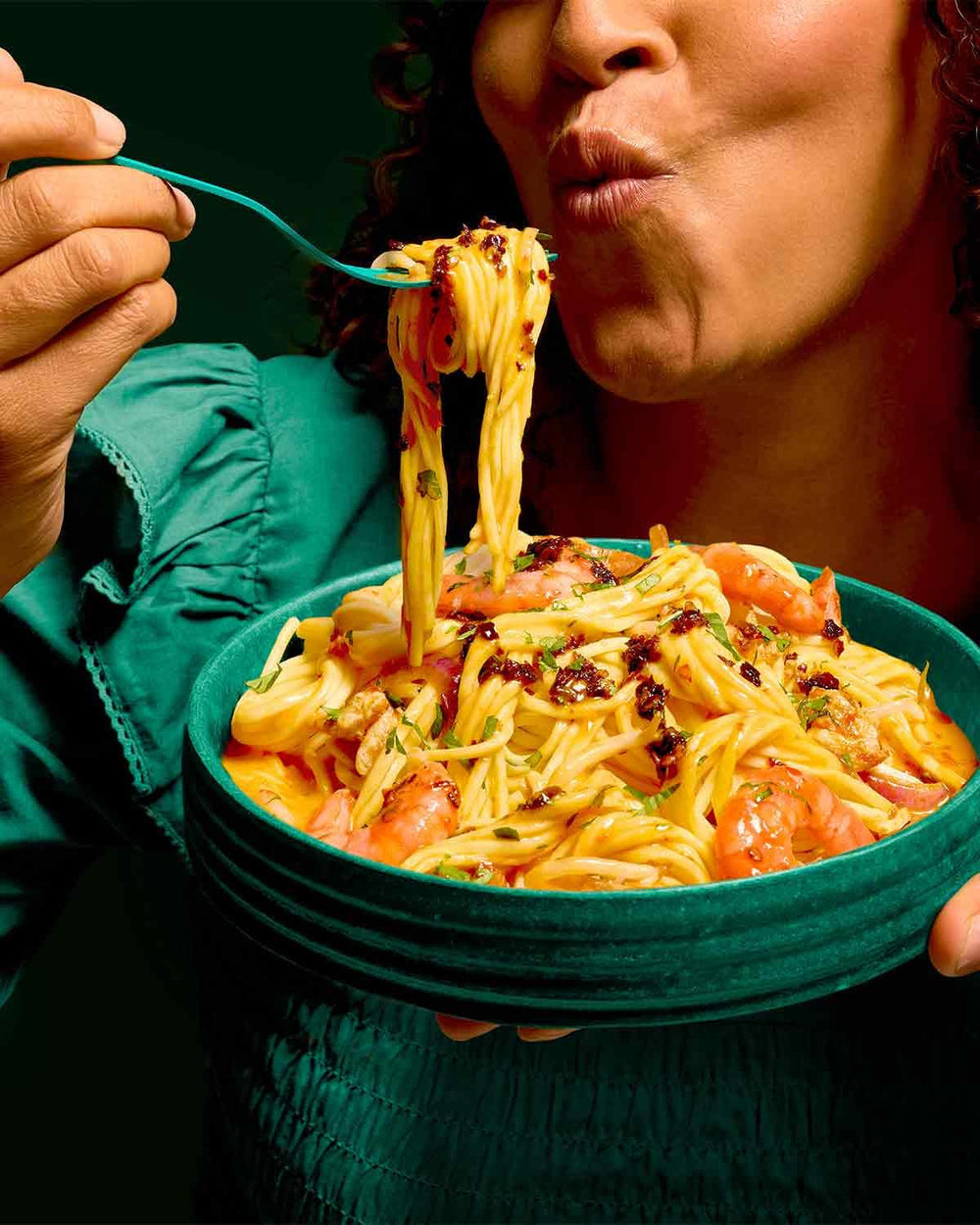 Tăiței din ou LEE KUM KEE - tăiței din ou asiatici, clasicii pentru mâncăruri la wok și supe, tăiței semi-uscați, gata în 3 minute, două porții per pachet, pachet multiplu de 6 x 180g