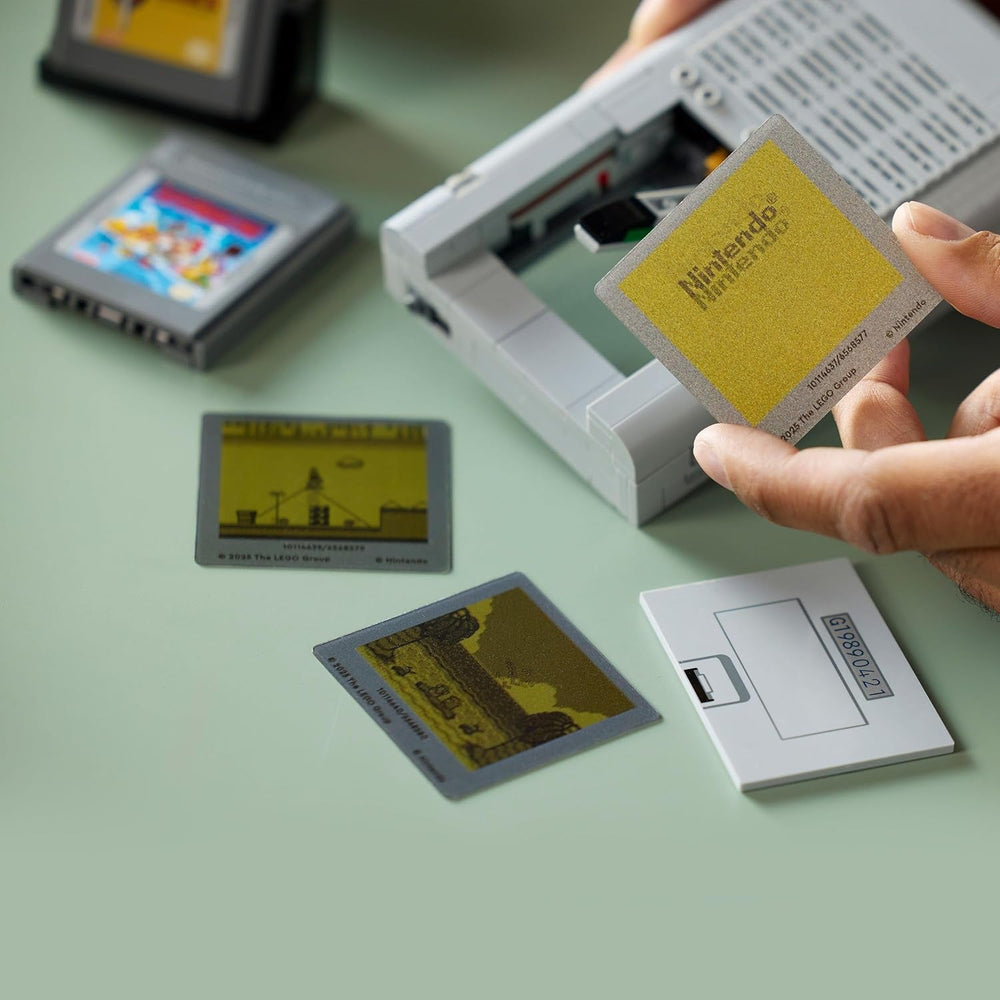 LEGO Super Mario Game Boy - Modellbau für Erwachsene - Nintendo Modell mit 2 Spielmodulen inkl. Zelda sowie Ständer - Retro Geschenk zum Vatertag für Gaming Fans - 72046