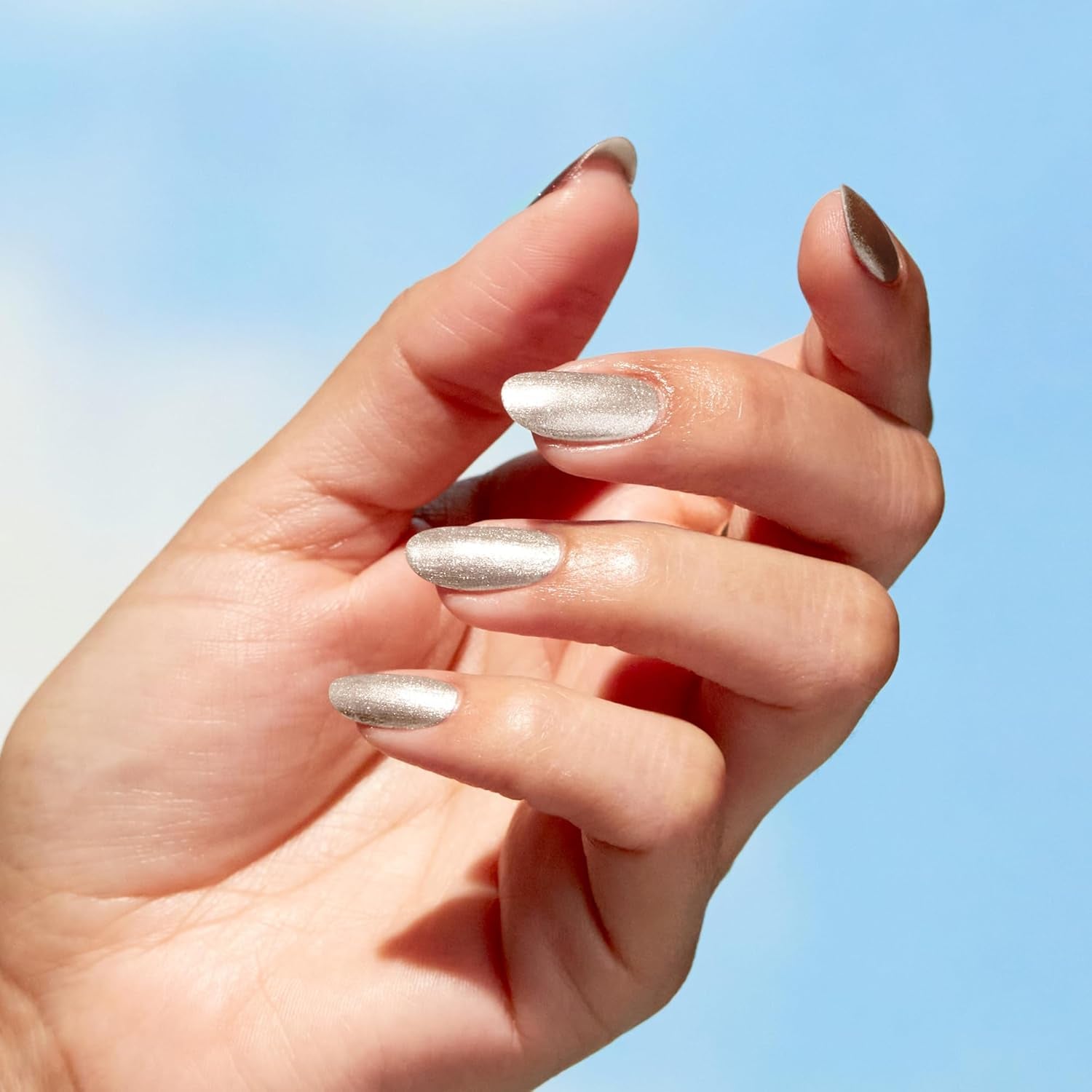 OPI Nature Bright Glitter & Shimmer – ojă de lungă durată cu o formulă vegană, inovatoare, care conține ingrediente naturale – pentru unghii strălucitoare