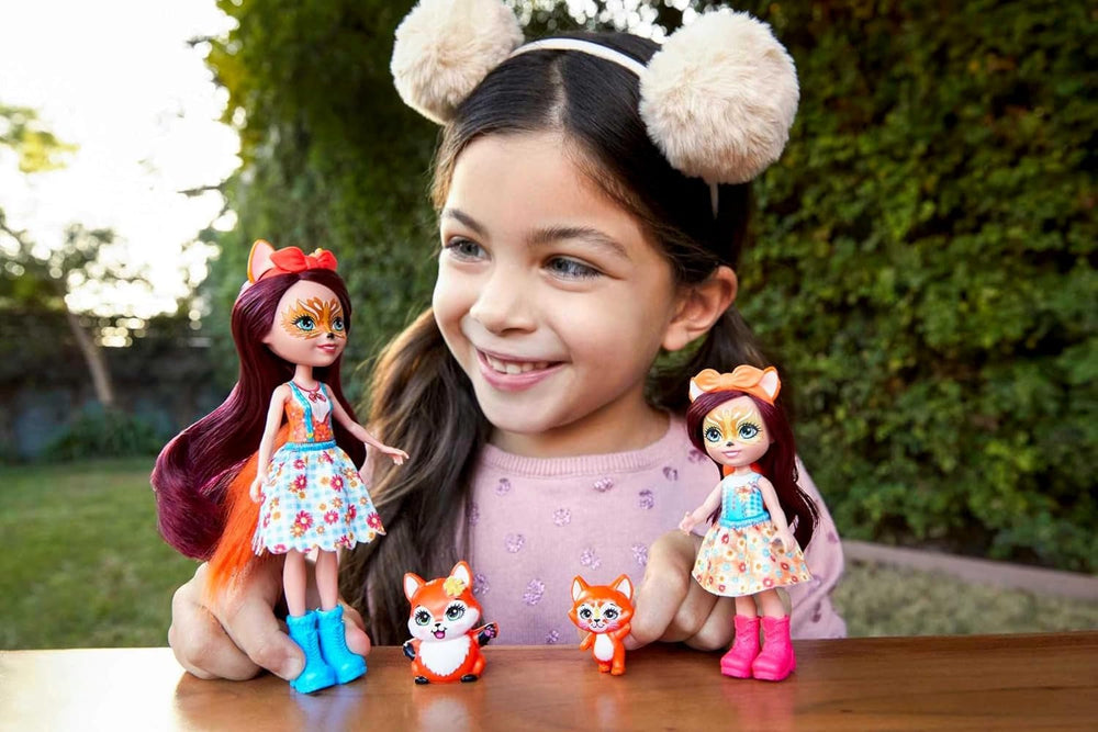 Enchantimals HCF81 - Felicity Fox și sora ei mai mică (aprox. 15 cm și aprox. 10 cm) și 2 figurine animale, fustă detașabilă și accesorii, cadou excelent pentru copiii cu vârsta de 3 ani și peste