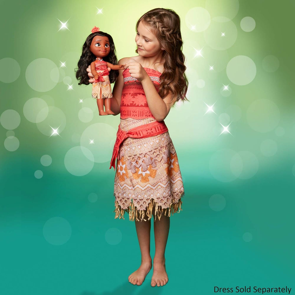 Păpușă Disney Prințesa Moana 35 cm, ochi reflectorizanți cu sclipici, articulații mobile, ținută detașabilă, clemă floare, păr lung, pentru fete cu vârsta de 3 ani și peste