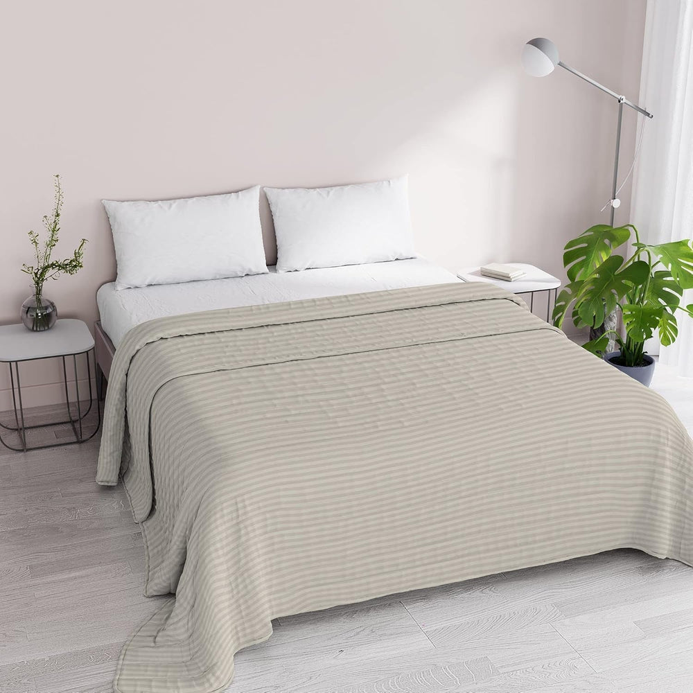 Cuvertură de vară Satin Stripes, poliester, crem, 260X250 Cm Plapumi si pilote Naty Shop Turtle porumbel 260X250 Cm