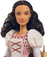 Mattel Wicked Nessarose-Modepuppe und Zubehör, einschließlich Rollstuhl, mit braunem, lockigem Haar, verschiedene Posen möglich und ausziehbarer Ballkleid-Look, HXY36