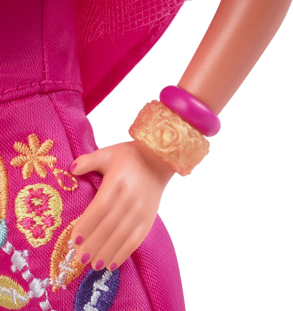 Păpușă Barbie Ziua Morților - Ediție limitată cu rochie tradițională și bijuterii, inclusiv suport și certificat de colecție, pentru colecționari și fani cu vârsta de 6 ani și peste, HJX14