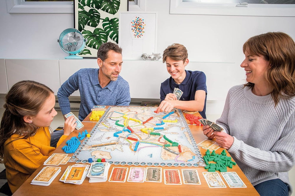Asmodee, Ticket to Ride: Europa, Days of Wonder, Joc de bază, Joc de familie, Joc de societate, 2-5 jucători, Vârste 8+, 30-60 de minute, Germană