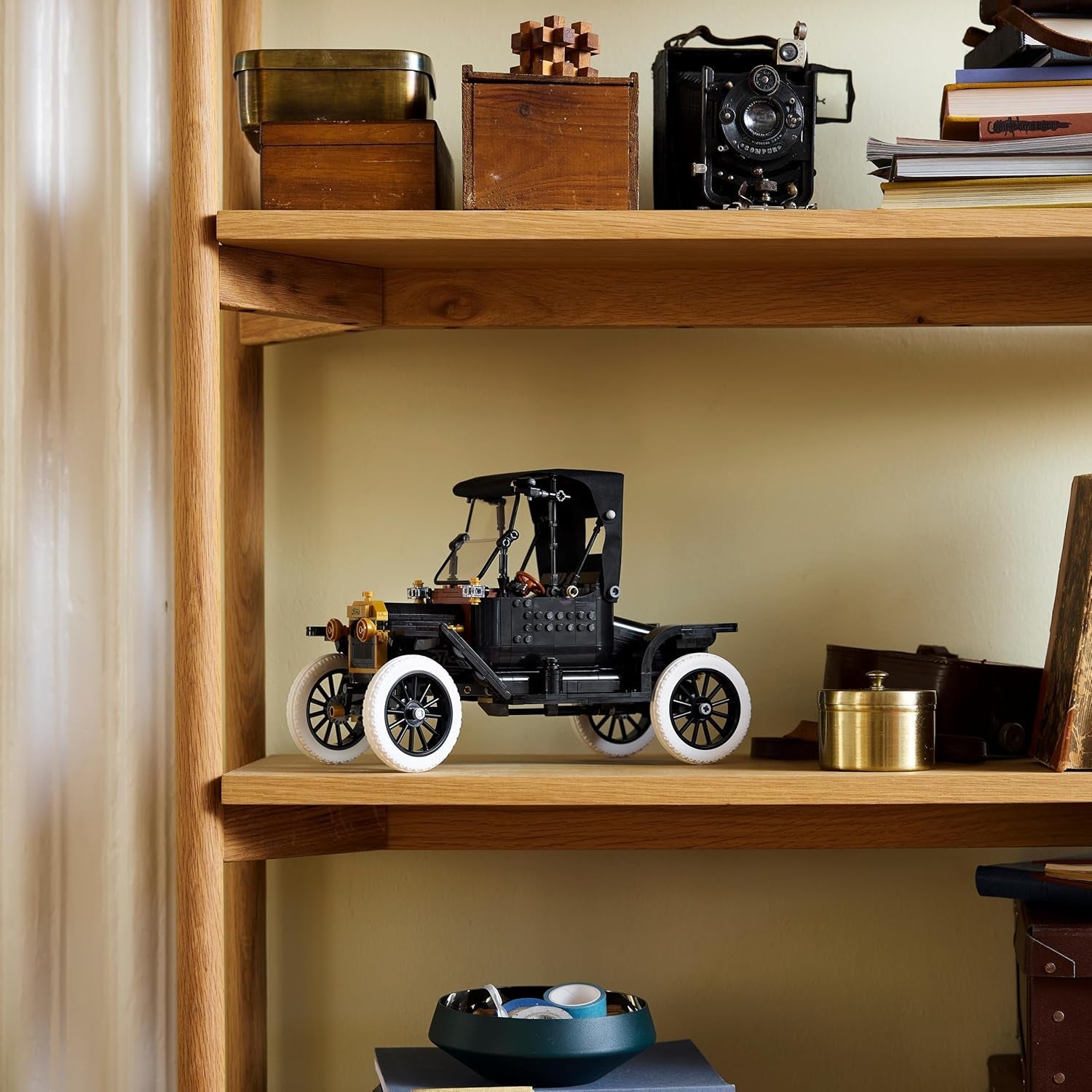 LEGO Icons Ford Model T - Retro Auto Modellbau für Erwachsene - Sammler Ausstellungsset mit Stofffaltdach, hohen Rädern & geteilter Windschutzscheibe - Geschenk für Fans klassischer Fahrzeuge - 11376