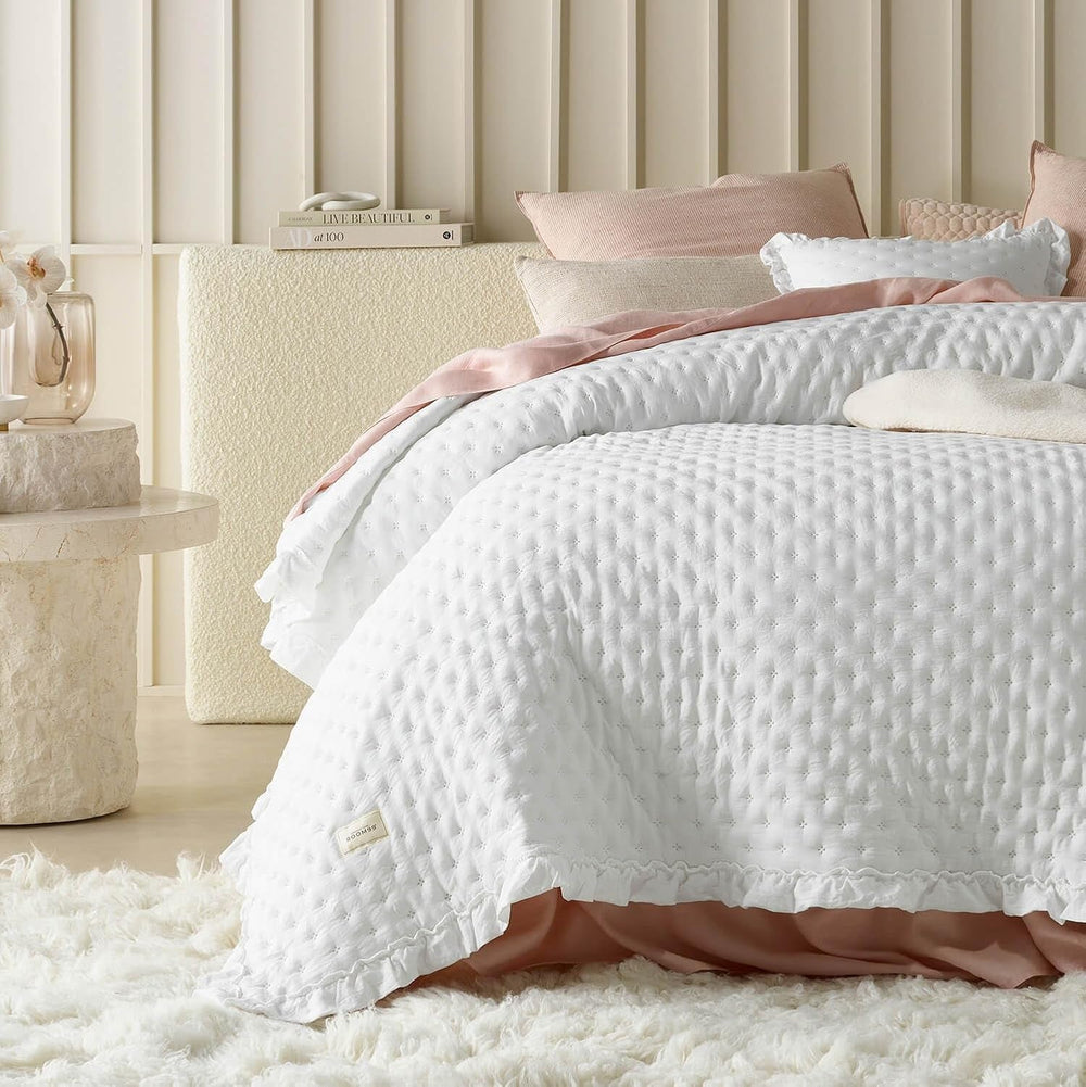 Molly Cuvertură de pat elegantă în alb 220 X 240 Cm Cuvertură de pat versatilă ca cuvertură de pat sau canapea arunca Pătură de aruncare pentru pat și canapea Stil de cuvertură Ideal ca cuvertură de pat Paturi si Cuverturi Besuche den ROOM99-Store Alb 220X240