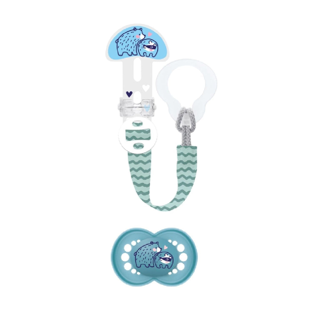 MAM | Suzetă și lanț pentru suzetă, 6+ luni, selecție aleatorie de culori, anatomică, simetrică, fabricată din silicon, lavabilă, lungime reglabilă, compatibilă cu toate tipurile de suzete