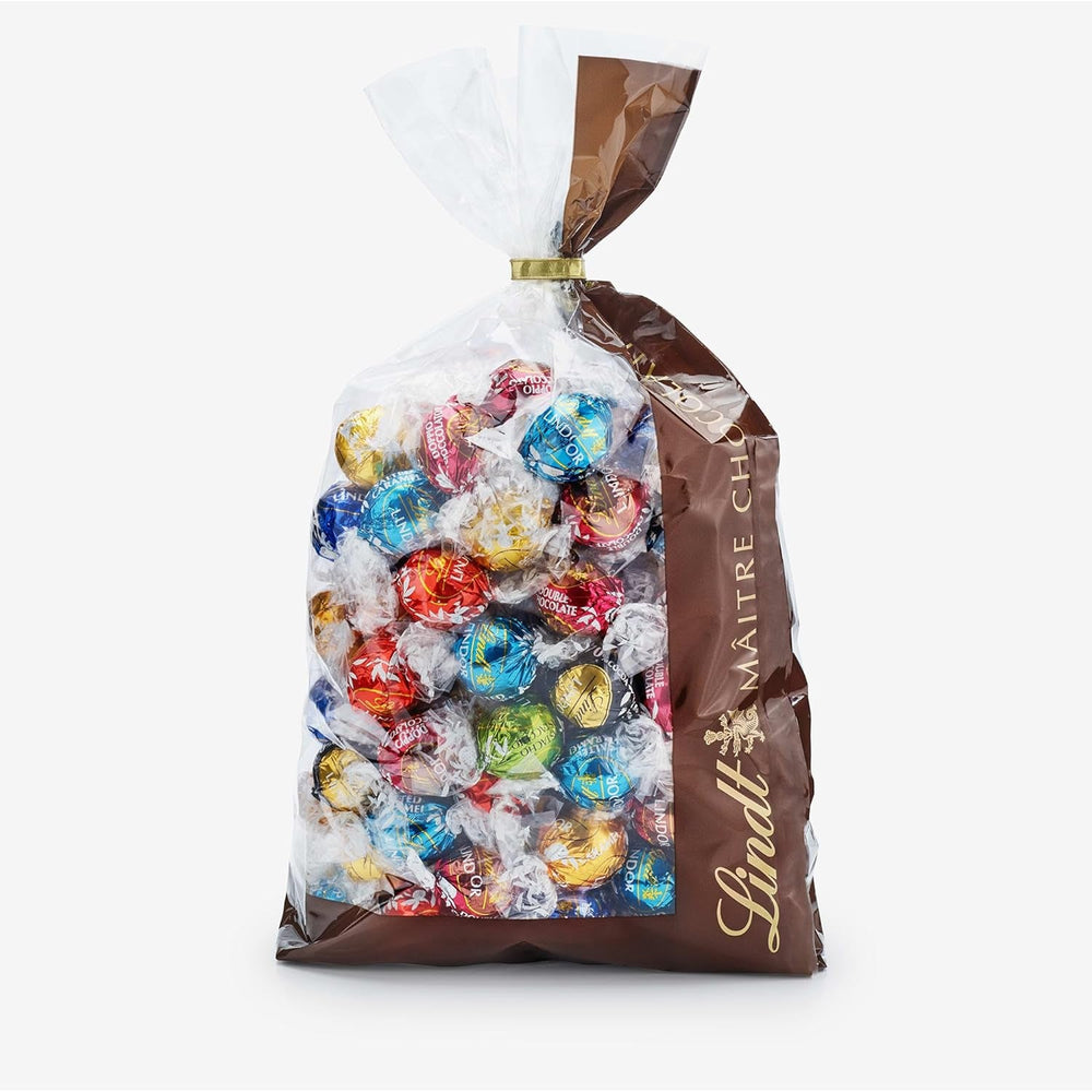 Ciocolată Lindt | Asortiment LINDOR | 1371g | 110 trufe în ciocolată fină cu umplutură care se topește în gură | Cadou de ciocolată de împărțit