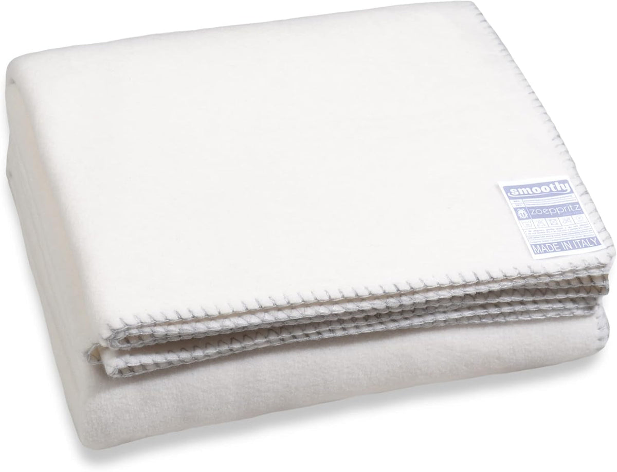 Zoeppritz din 1828 Pătură din fleece Smoothy - Pătură confortabilă pufoasă din fleece polar - Vegan - 140X190Cm - 010 Off-White, 010 Offwhite Paturi si Cuverturi Zoeppritz Since 1828 Alb-deschis 140X190Cm