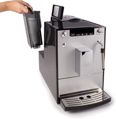 Melitta Solo & Milk - aparat de cafea subțire complet automat cu spumator de lapte, aparat de cafea cu rezervor de apă detașabil, de exemplu cafea sau cappuccino, argintiu