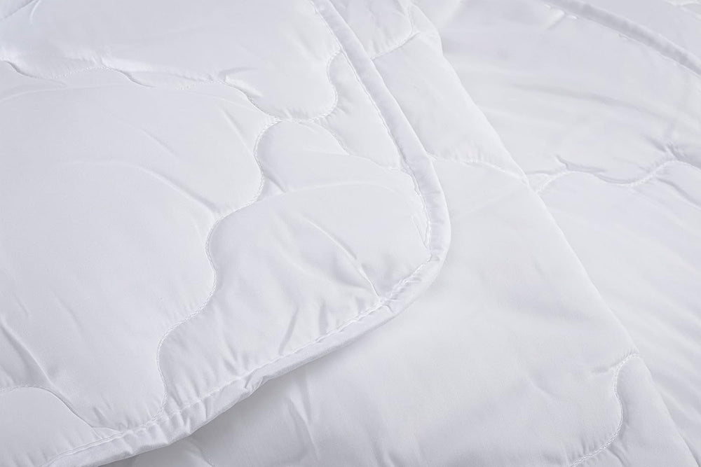 V.I.P. Very Important Pillow Plapumă de puf pentru iarnă, aprobată clasa 1, 100% poliester, silicon, cartonată, 155 X 205 cm, mărimea 300, alb Plapumi si pilote Naty Shop