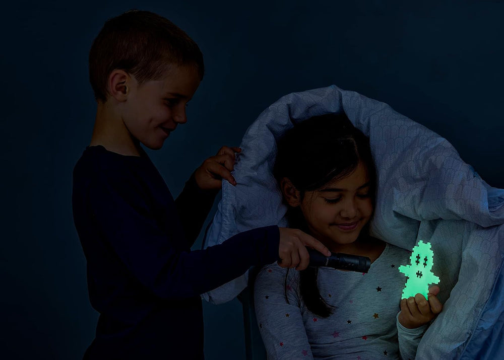 Plus-Plus 9603919 Geniales Konstruktionsspielzeug, Basic XXL Mega-Set, Glow in The Dark, Kreativ-Bausteine, 2000 Teile, Ab 5 Jahren