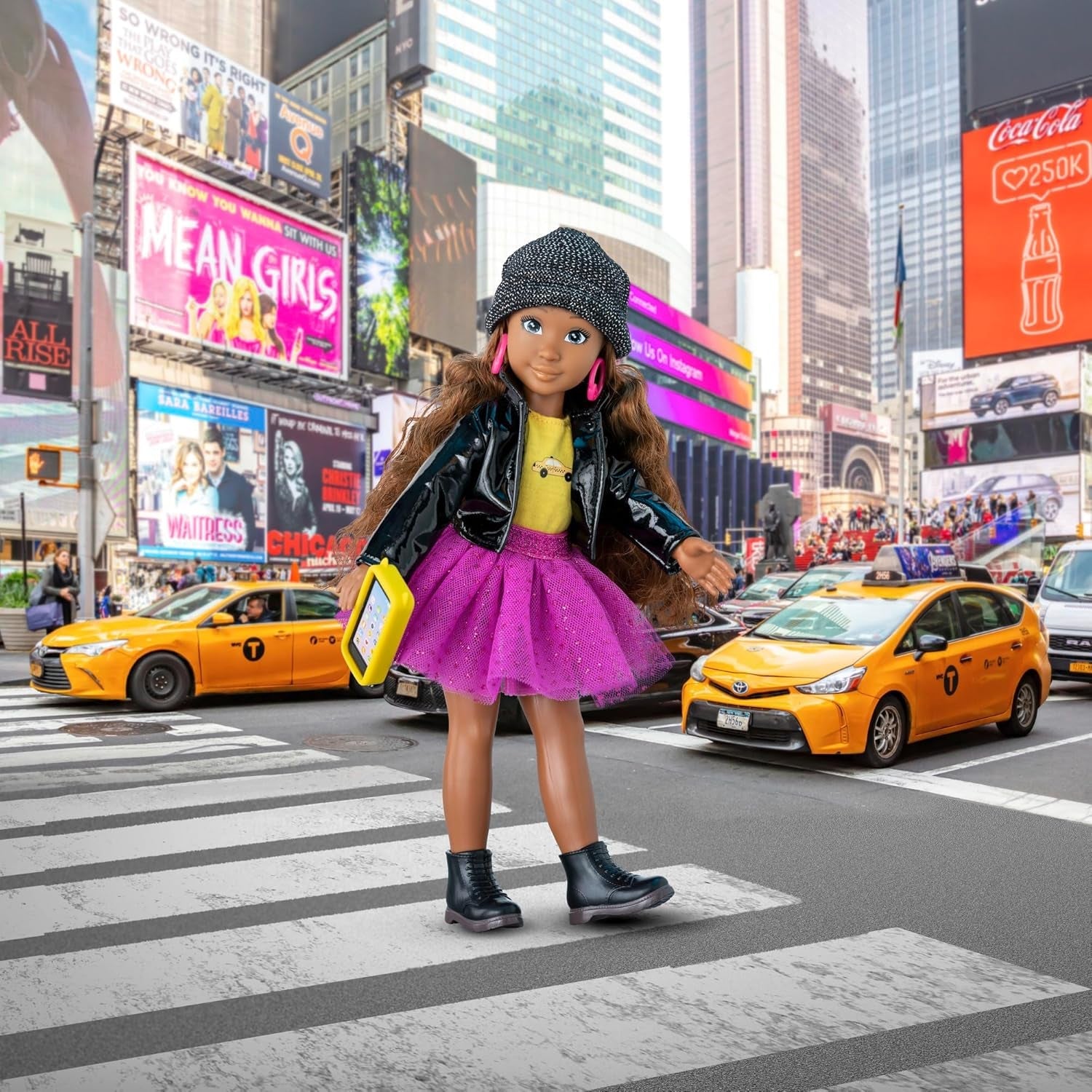 Corolle Girls Melody New York Fashion, Ankleidepuppe im New Yorker Fashion Week Look und 4 Teile, Vanilleduft, 28cm, ab 4 Jahre
