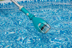 Aspirator de piscină cu baterii Bestway AquaTech 150 cm
