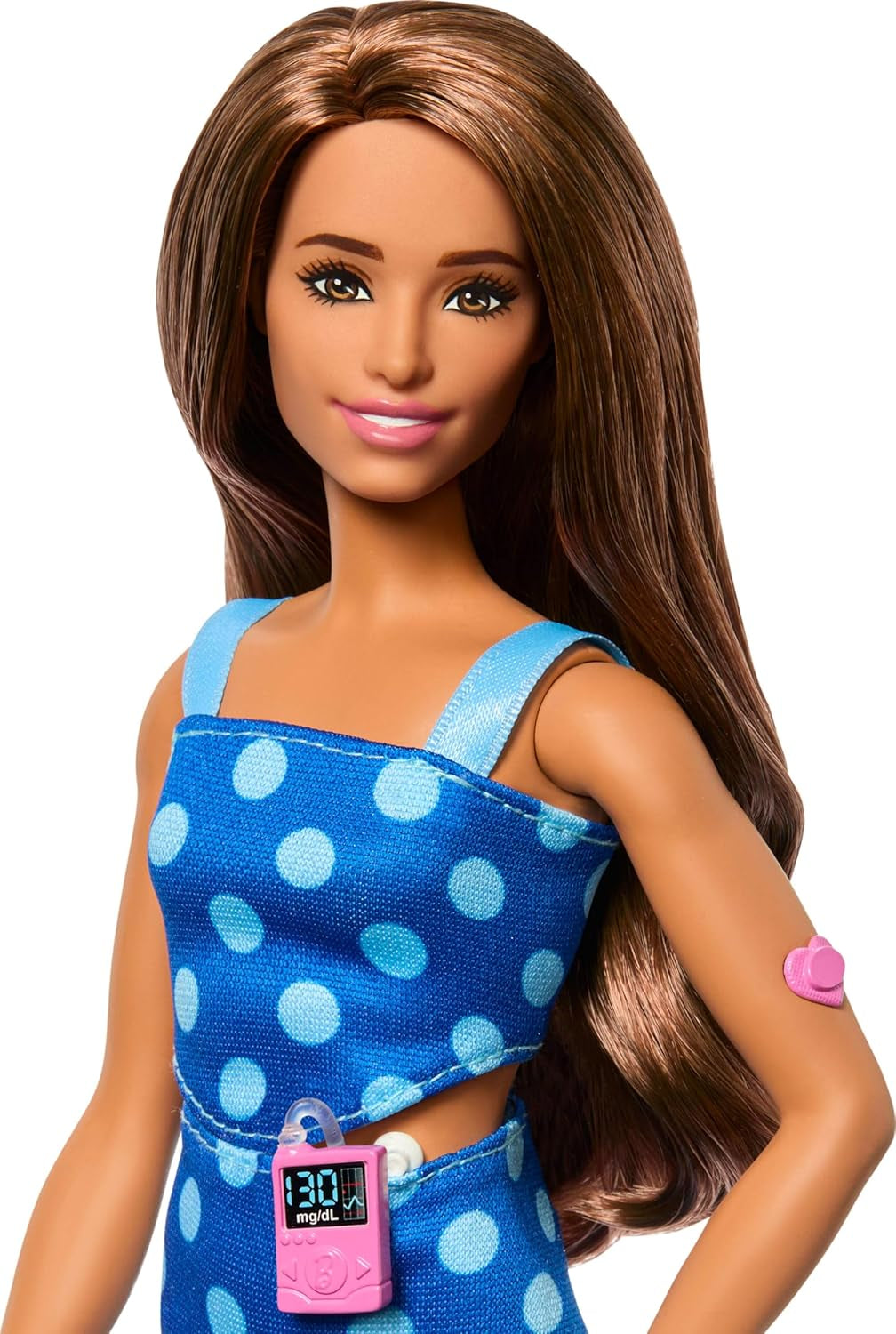 Păpușa Barbie Fashionistas #242, păpușă cu diabet zaharat de tip 1 și o ținută și accesorii cu buline, în colaborare cu Breakthrough T1D, HYT97