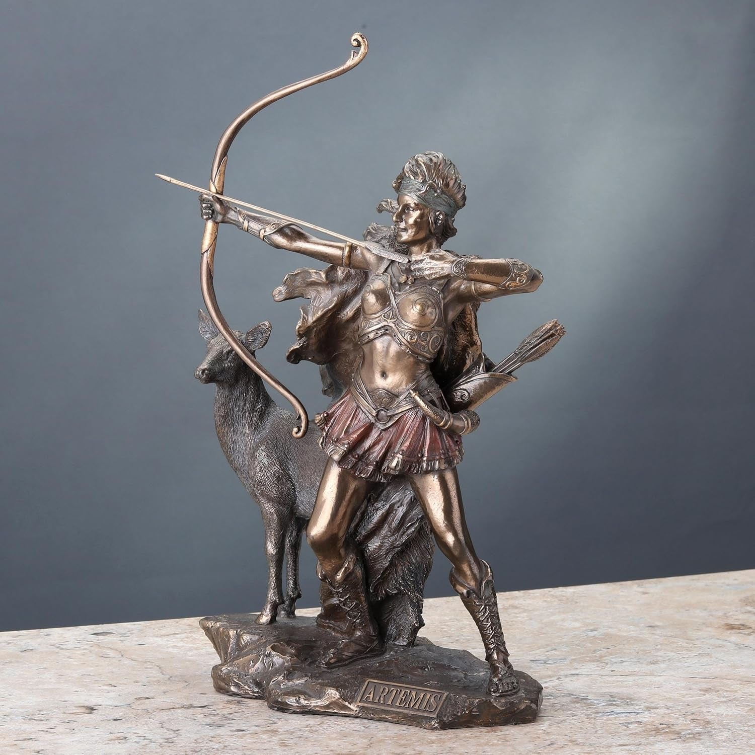 Statuia din bronz a zeiței vânătorii și a sălbăticiei Statuete si sculpturi Naty Shop
